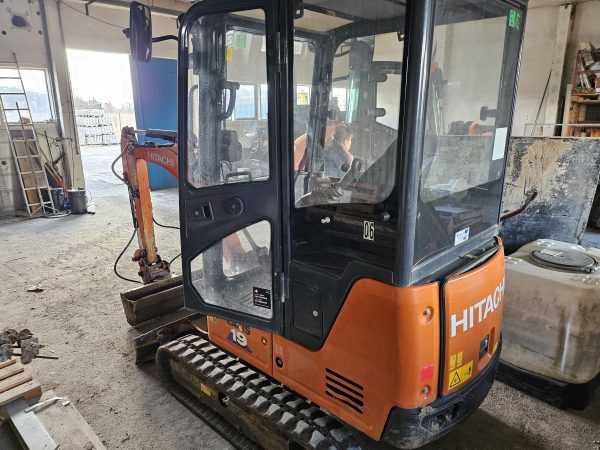 2x Minibagger Hitachi ZX19-6 CR; 11KW, 1920kg