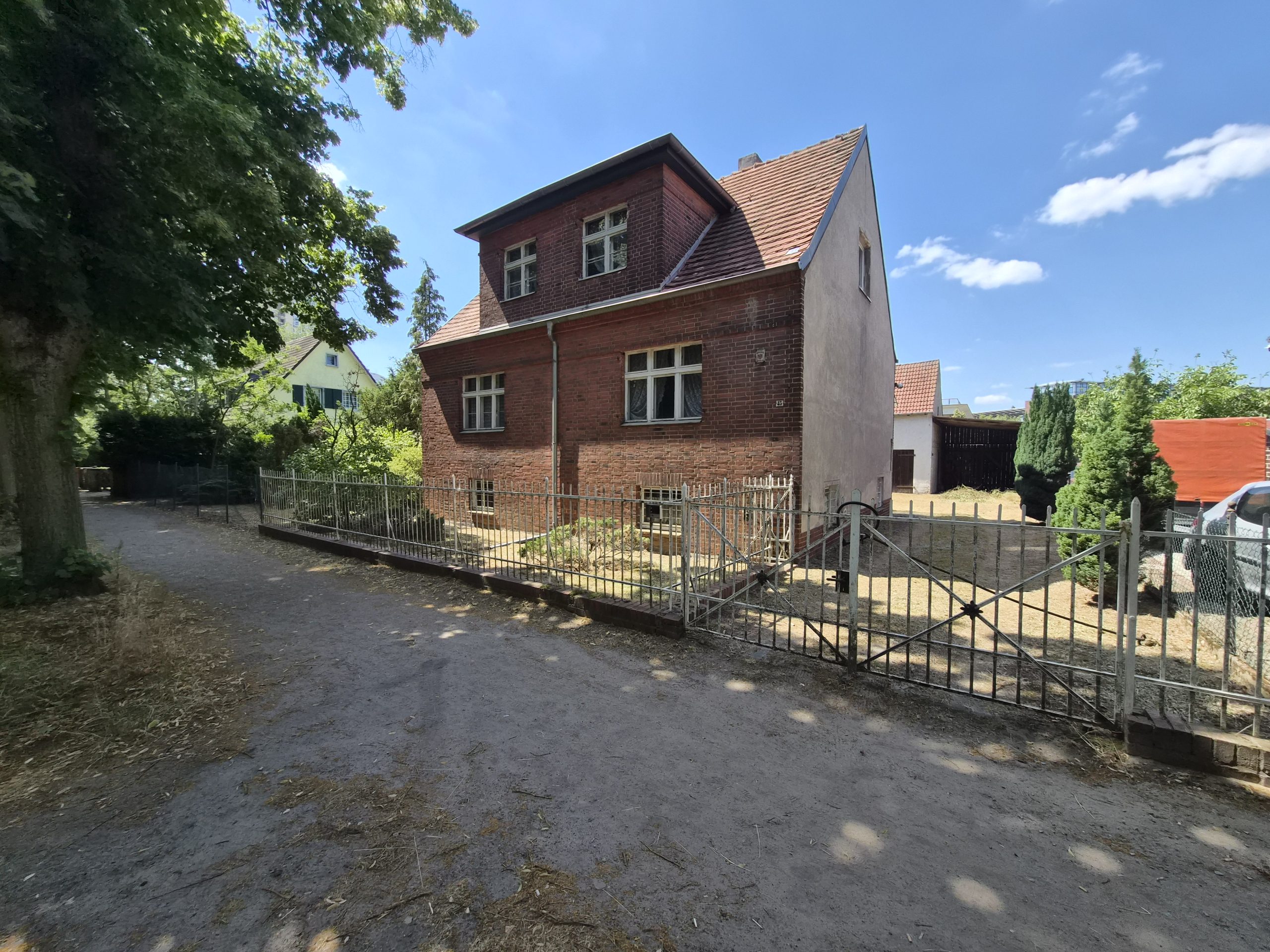 Grundstück mit Bestandsgebäuden, Scheune und Stallgebäude großzügiges Baugrundstück mit Entwicklungspotenzial in Potsdam – Bild 3